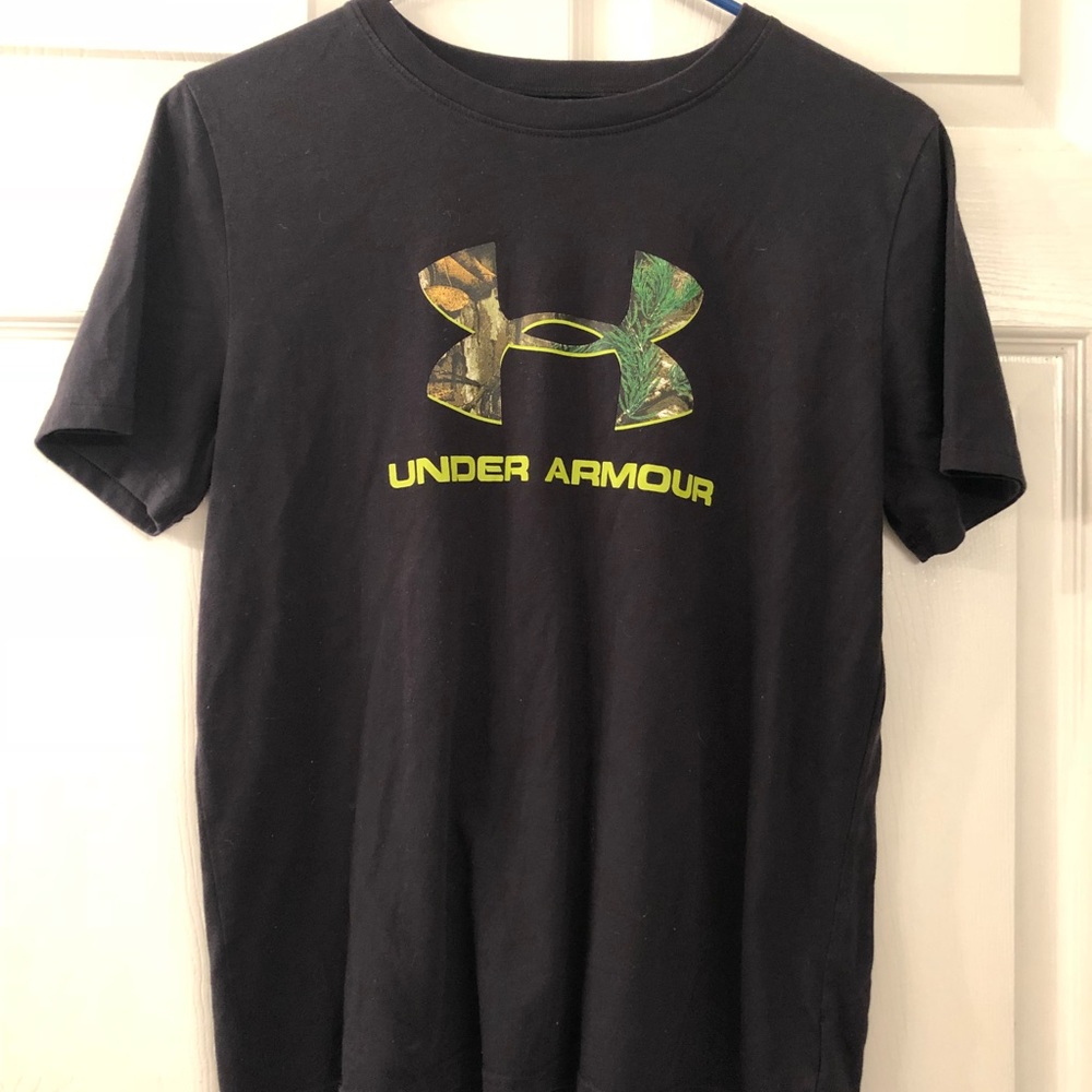 Under Armour boys T-shirt